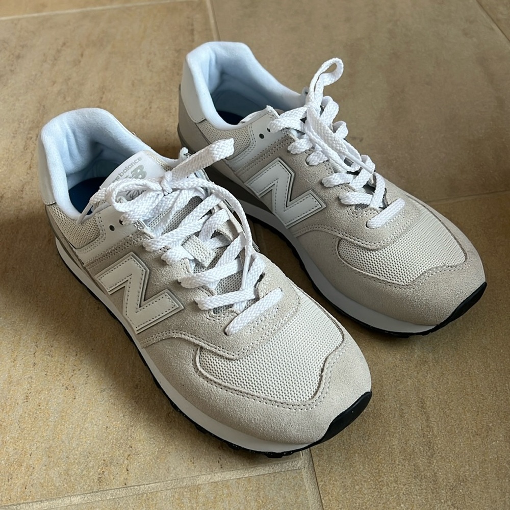 NEW BALANCE CLASSIC 574 WHITE WOMEN’S SIZE US 10 - NEVER WORN